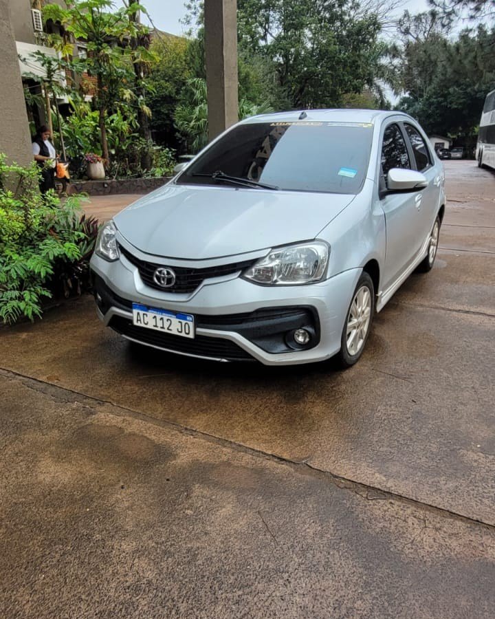 Coche de iguazuGO para 4 personas